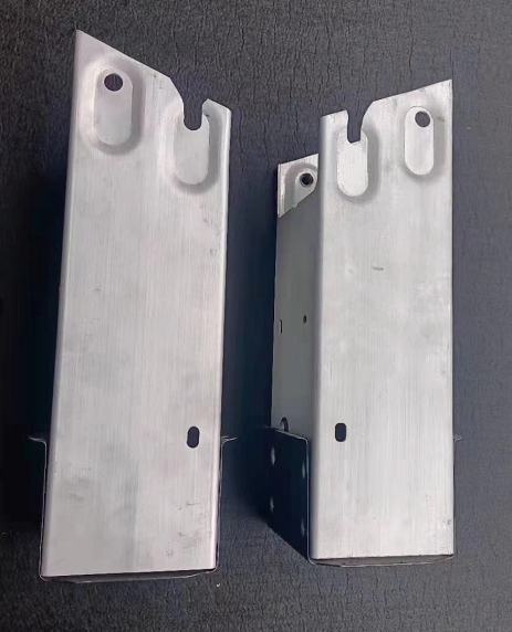 Catalog reference photo: Front bumper lower support bracket — right — OE 1088149-00-F