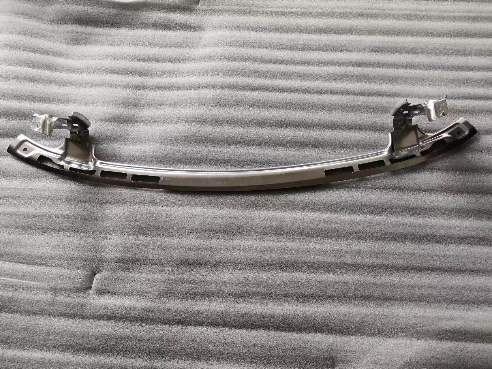 Catalog reference photo: Lower front bumper reinforcement — OE 1505433-00-B